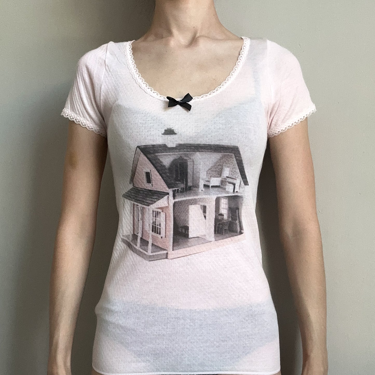 dollhouse tee (S-M)